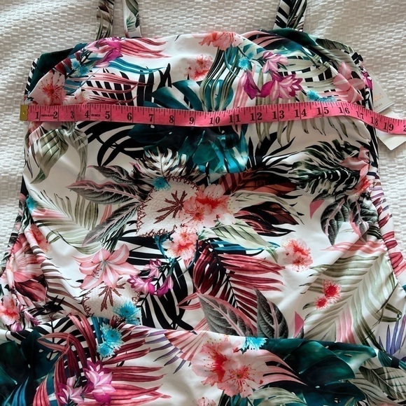 Raisins Curve WHITE MULTI Plus Size Protea Haute Bloom Tankini Swim Top NWT - Picture 9 of 16